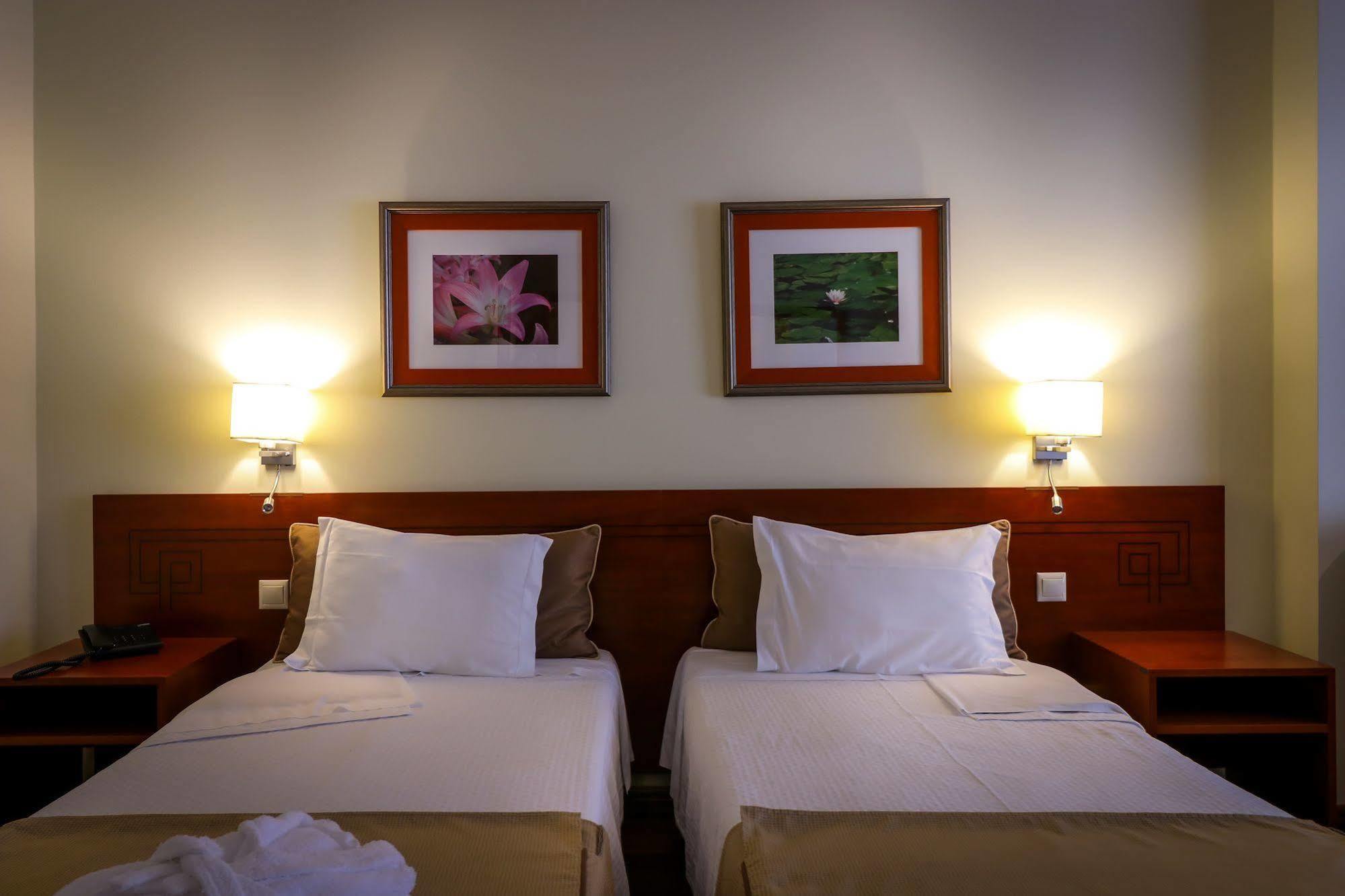 Hotel Camoes Ponta Delgada  Ngoại thất bức ảnh