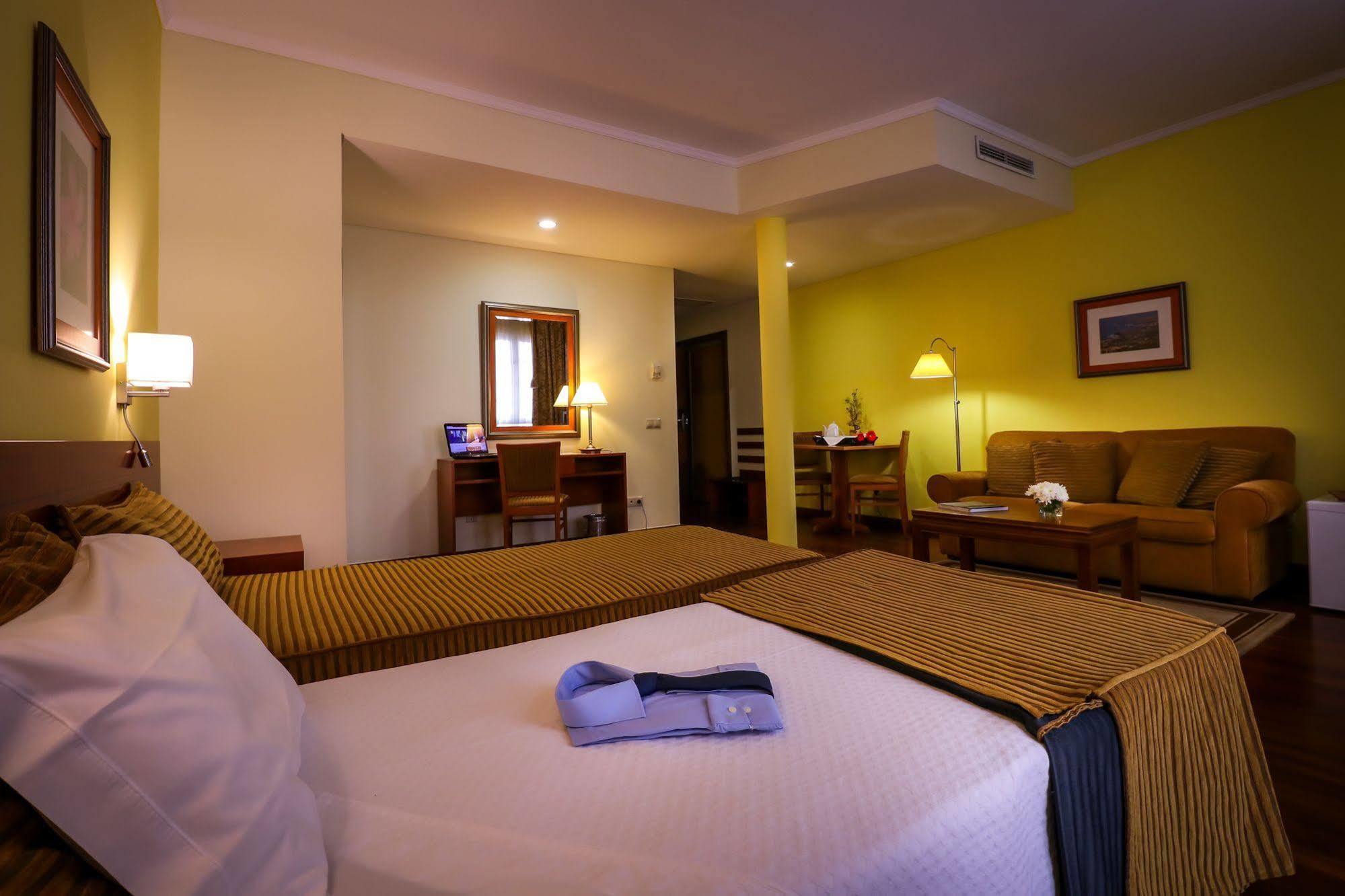 Hotel Camoes Ponta Delgada  Ngoại thất bức ảnh
